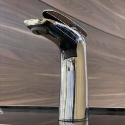 Vòi chậu lavabo nóng lạnh Caesar B810CU