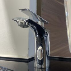 Vòi chậu lavabo nóng lạnh Caesar B820CU