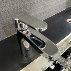 Vòi chậu lavabo nóng lạnh Caesar BT570CU