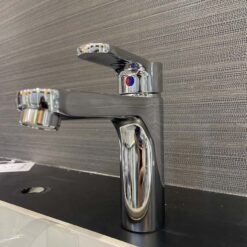 Vòi chậu lavabo nóng lạnh Caesar BT570CU