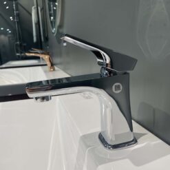 Vòi chậu lavabo nóng lạnh Viglacera VG143