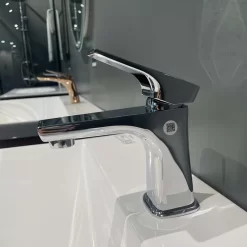 Vòi chậu lavabo nóng lạnh Viglacera VG143