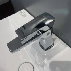 Vòi chậu lavabo nóng lạnh Viglacera VG143