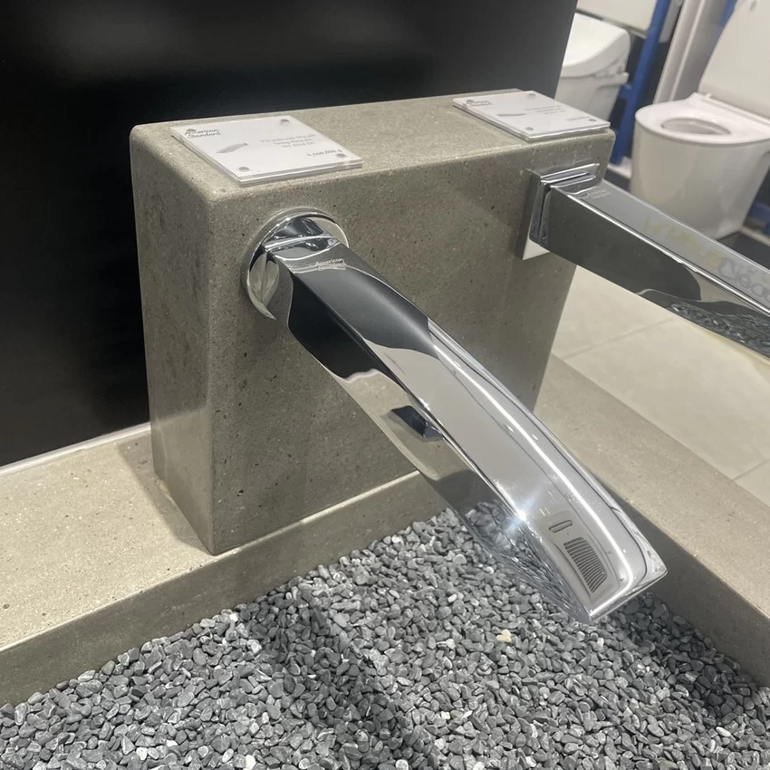 Thiết Kế Thanh Lịch Và Hiện Đại Vòi Lavabo Cảm Ứng Gắn Tường American Standard WF-8508 Hình 3
