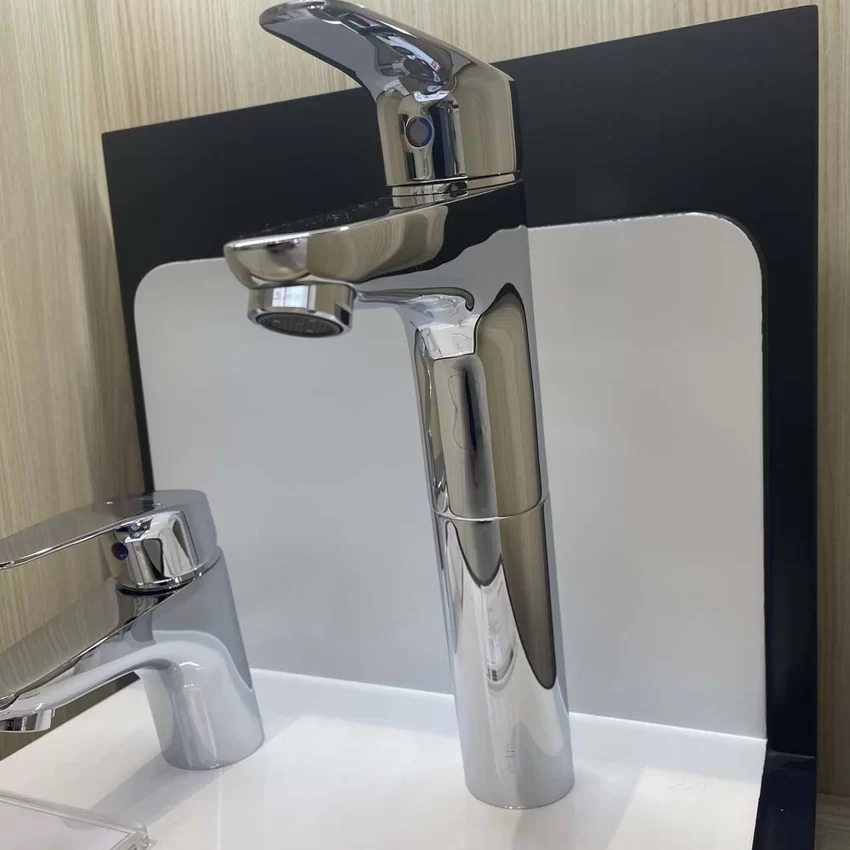 Đồng thau chất lượng cao, bề mặt sáng bóng Đồng thau chất lượng cao, bề mặt sáng bóng