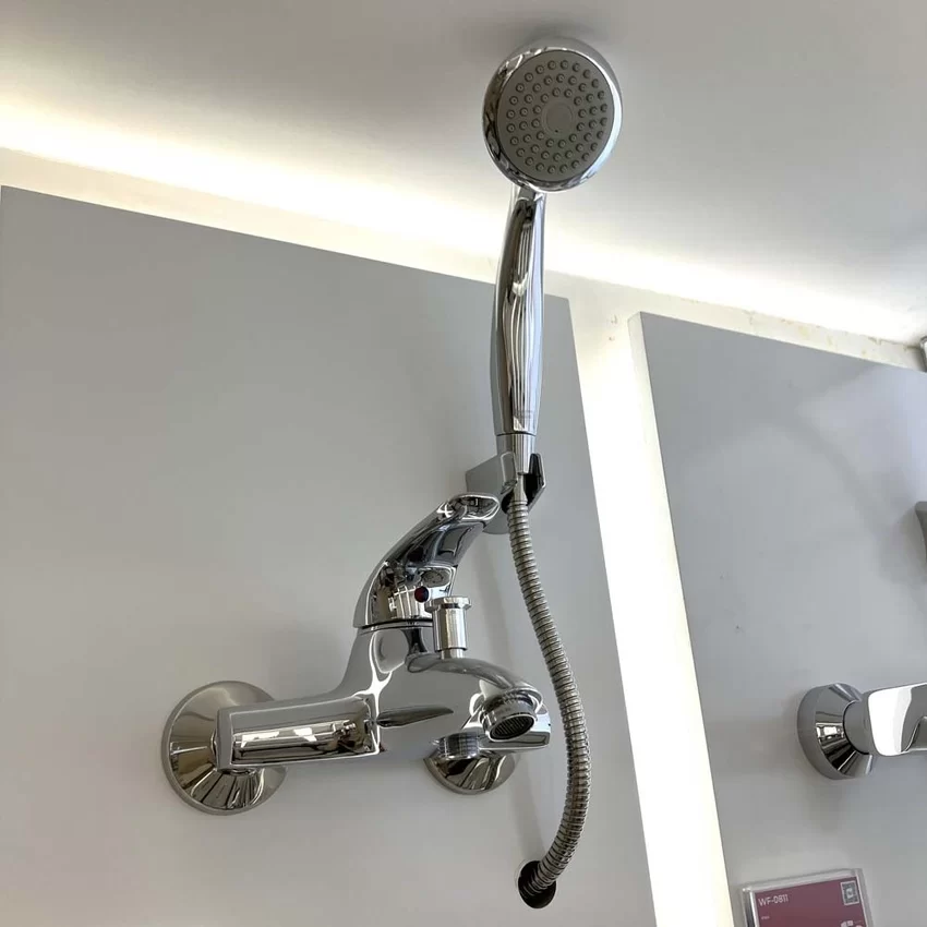 Vòi sen nóng lạnh American Standard WF-1511 (WF1511) 19 Vòi sen nóng lạnh American Standard WF-1511, SKU WF-1511 - Chi tiết lớp mạ crom