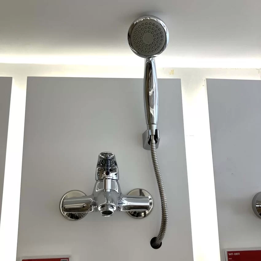 Vòi sen nóng lạnh American Standard WF-1511 (WF1511) 20 Vòi sen nóng lạnh American Standard WF-1511, SKU WF-1511 - Hình ảnh thực tế