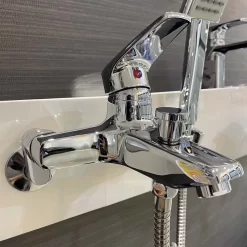 Bộ vòi sen tắm nóng lạnh Caesar S403C