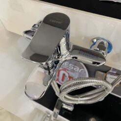 Bộ vòi sen tắm nóng lạnh Caesar S493C