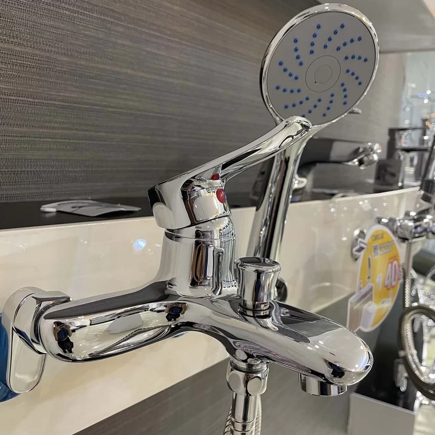 Bộ vòi sen tắm nóng lạnh Caesar S493C thực tế Bộ vòi sen tắm nóng lạnh Caesar S493C thực tế