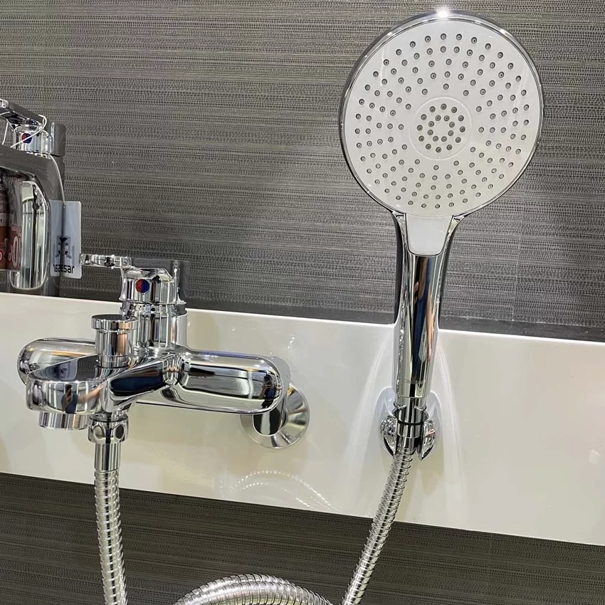 Thiết kế hiện đại của Bộ vòi sen tắm nóng lạnh Caesar S573C Thiết kế hiện đại của vòi sen Caesar S573C