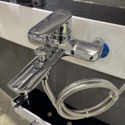 Bộ vòi sen tắm nóng lạnh Caesar S733C