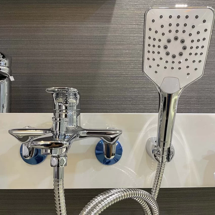 Bộ vòi sen tắm nóng lạnh Caesar S773C - Hình 1 Bộ vòi sen tắm nóng lạnh Caesar S773C - 1