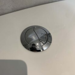 Bồn cầu 1 khối Viglacera V811 nắp êm (+ vòi xịt VG826)