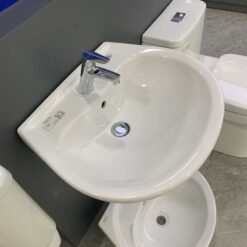 Chậu rửa lavabo treo tường Viglacera V39 chân lửng 18 Chậu rửa lavabo treo tường Viglacera V39 chân lửng