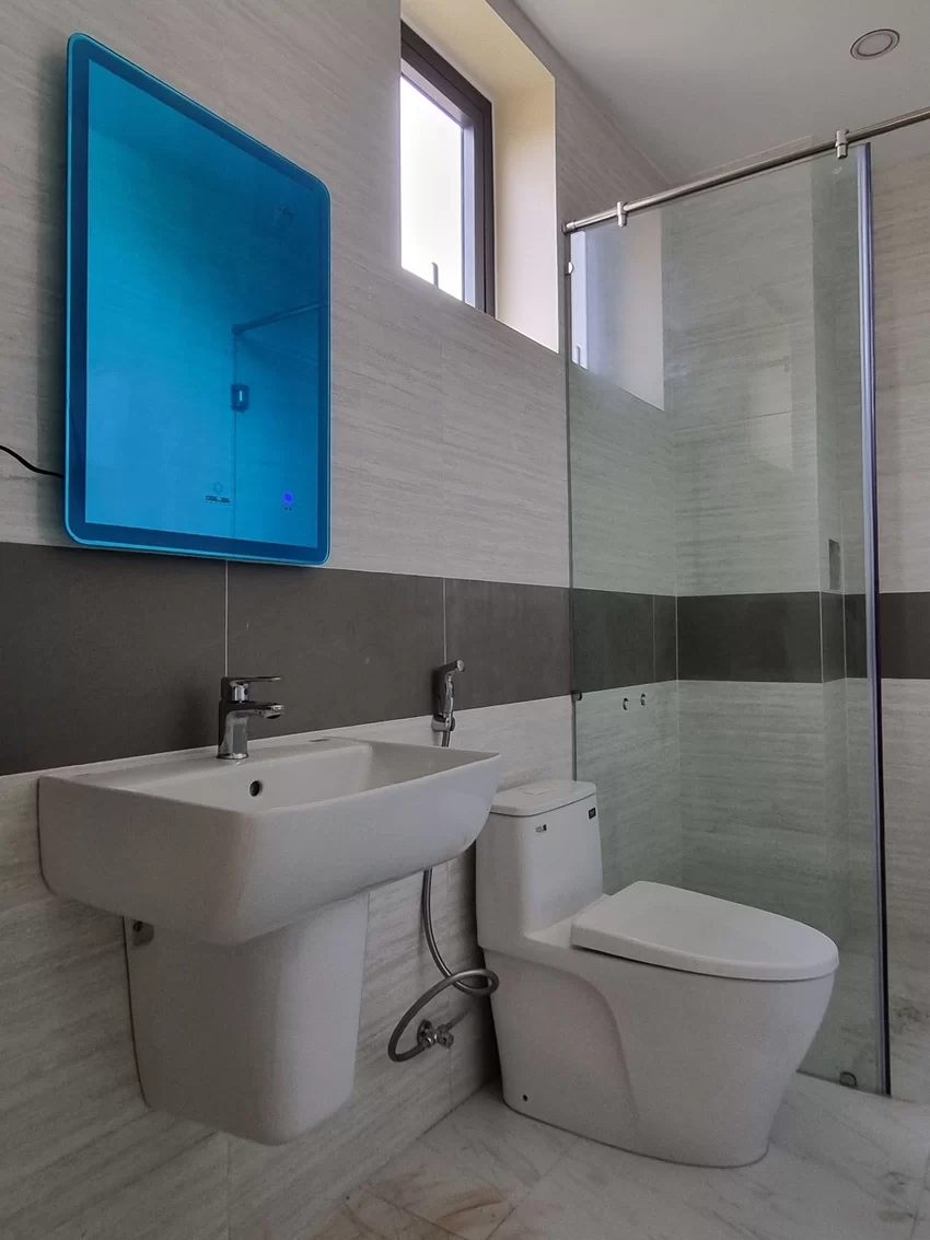 Gương led chữ nhật 80x60cm GLS M35R64 ánh sáng ngoài hoa văn Gương led chữ nhật 80x60cm GLS M35R64