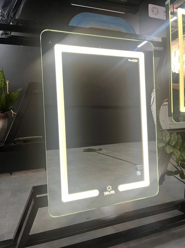 Gương Led GLS VQ35R58 Chữ Nhật Đứng 60x80cm Gương Led GLS VQ35R58 Chữ Nhật Đứng 60x80cm