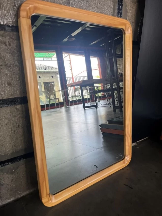 Gương viền gỗ Thông GLS BF46R30 chữ nhật đứng 50x70cm Gương viền gỗ Thông GLS BF46R30