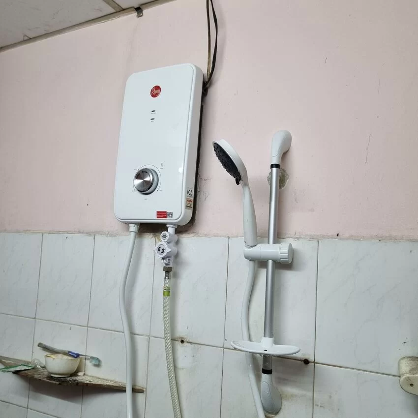 Máy nước nóng trực tiếp Rheem Performance Plus - Thiết kế sang trọng Máy nước nóng trực tiếp Rheem Performance Plus - Thiết kế sang trọng