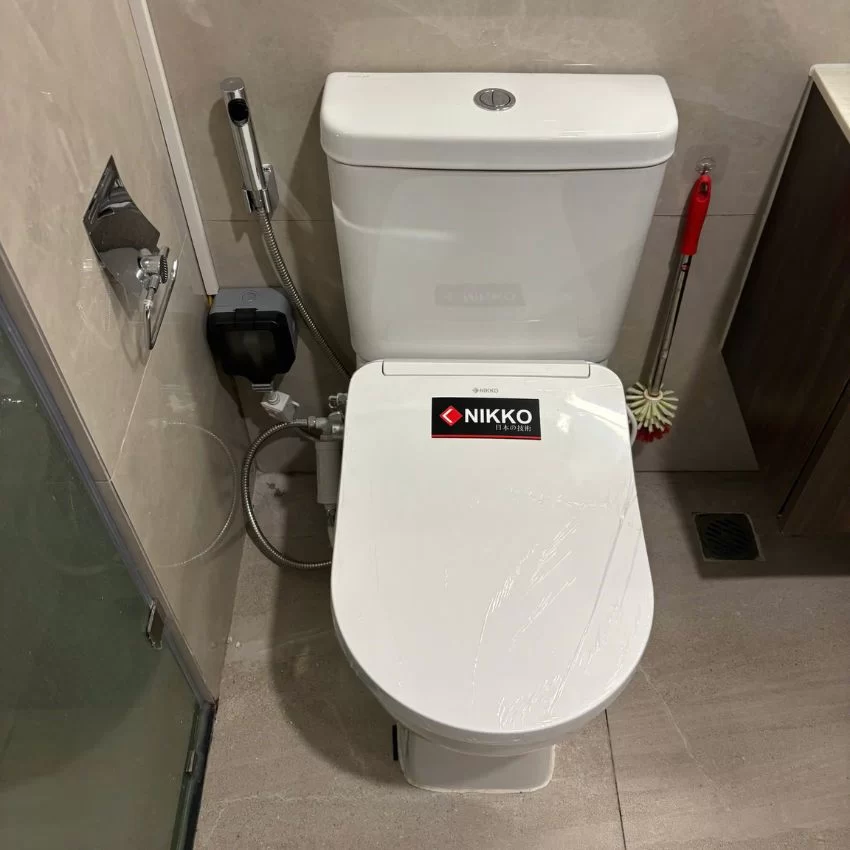 Nắp rửa điện tử thông minh cho bồn cầu Nikko P69262 - SKU: P69262 Nắp rửa điện tử thông minh cho bồn cầu Nikko P69262