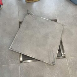 Nắp bể ngầm Inox tay nâng rời có viền hãng Kavar-T2