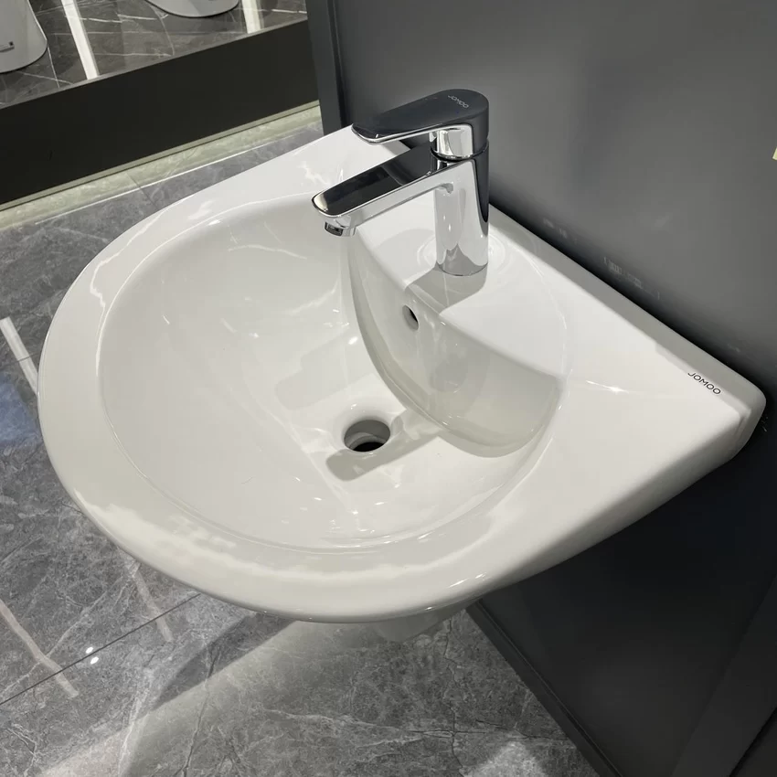 Ứng dụng thực tế của chậu rửa mặt lavabo treo tường JOMOO 12162-1/11P-I011 Ứng dụng thực tế của chậu rửa mặt lavabo treo tường JOMOO 12162-1/11P-I011