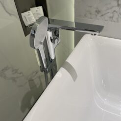 Vòi bồn tắm đặt sàn có tẩy cặn JOMOO P38008-684/1B-1