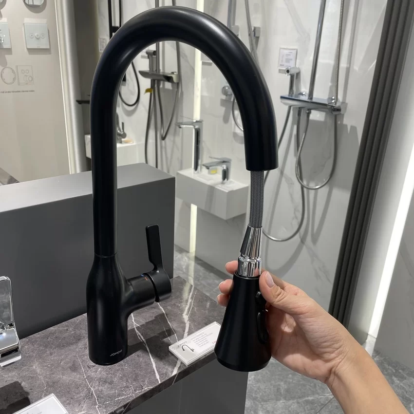 Vòi rửa chén bát nóng lạnh dây rút JOMOO 33138-123 28 Ứng dụng thực tế của Vòi rửa chén JOMOO 33138-123