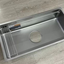 Chậu rửa chén Posco 304 Linen dập nổi Kluger KU8844FS Basic