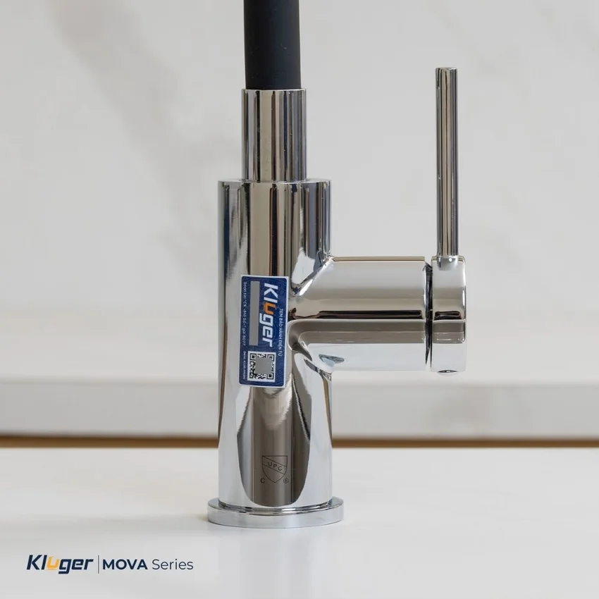 Vòi chậu bếp MOVA Kluger KLF0015B trong không gian bếp Vòi chậu bếp MOVA Kluger KLF0015B trong không gian bếp